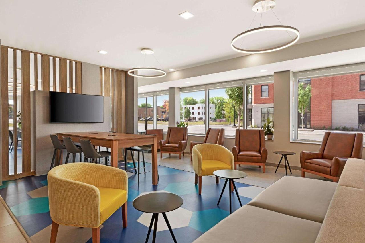 Microtel Inn Suites By Wyndham Lac-Mégantic Exterior foto